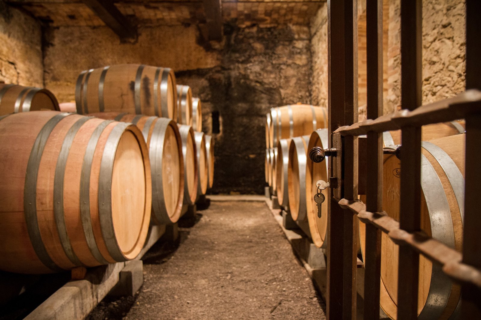 Cave d'un domaine à Châteauneuf-du-Pape — reportage Naos