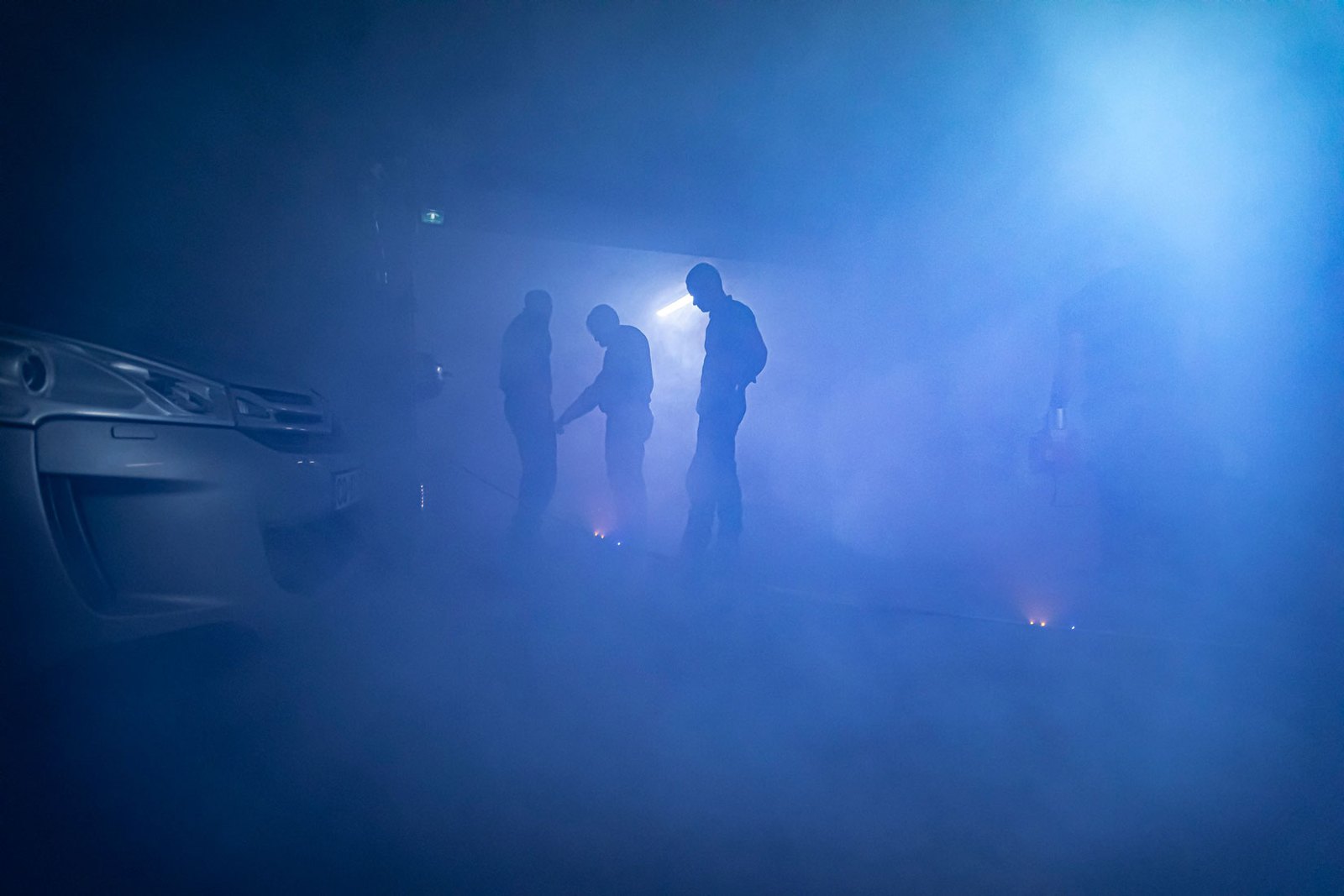 Sapeurs-pompiers de Pantin dans la fumée, en basse luminosité — reportage Naos